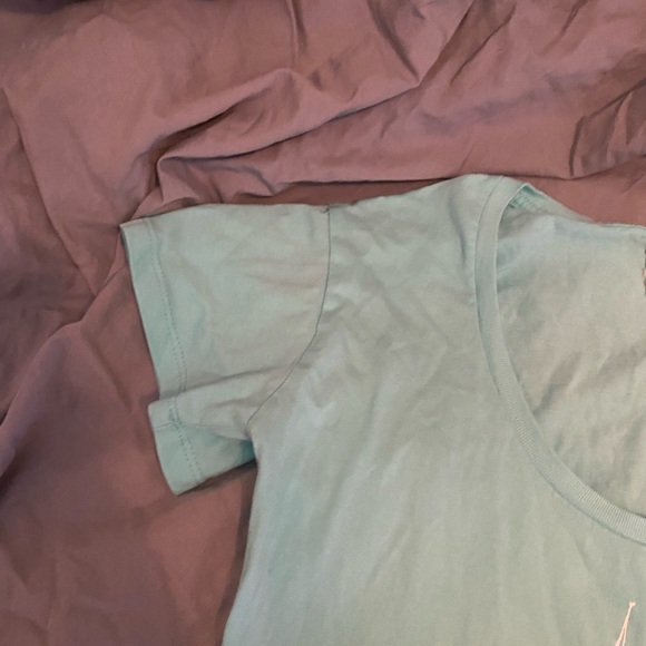 Scoop neck t-shirt with the famous Bavarian Inn Restaurant and Inn logo - Picture 3 of 8